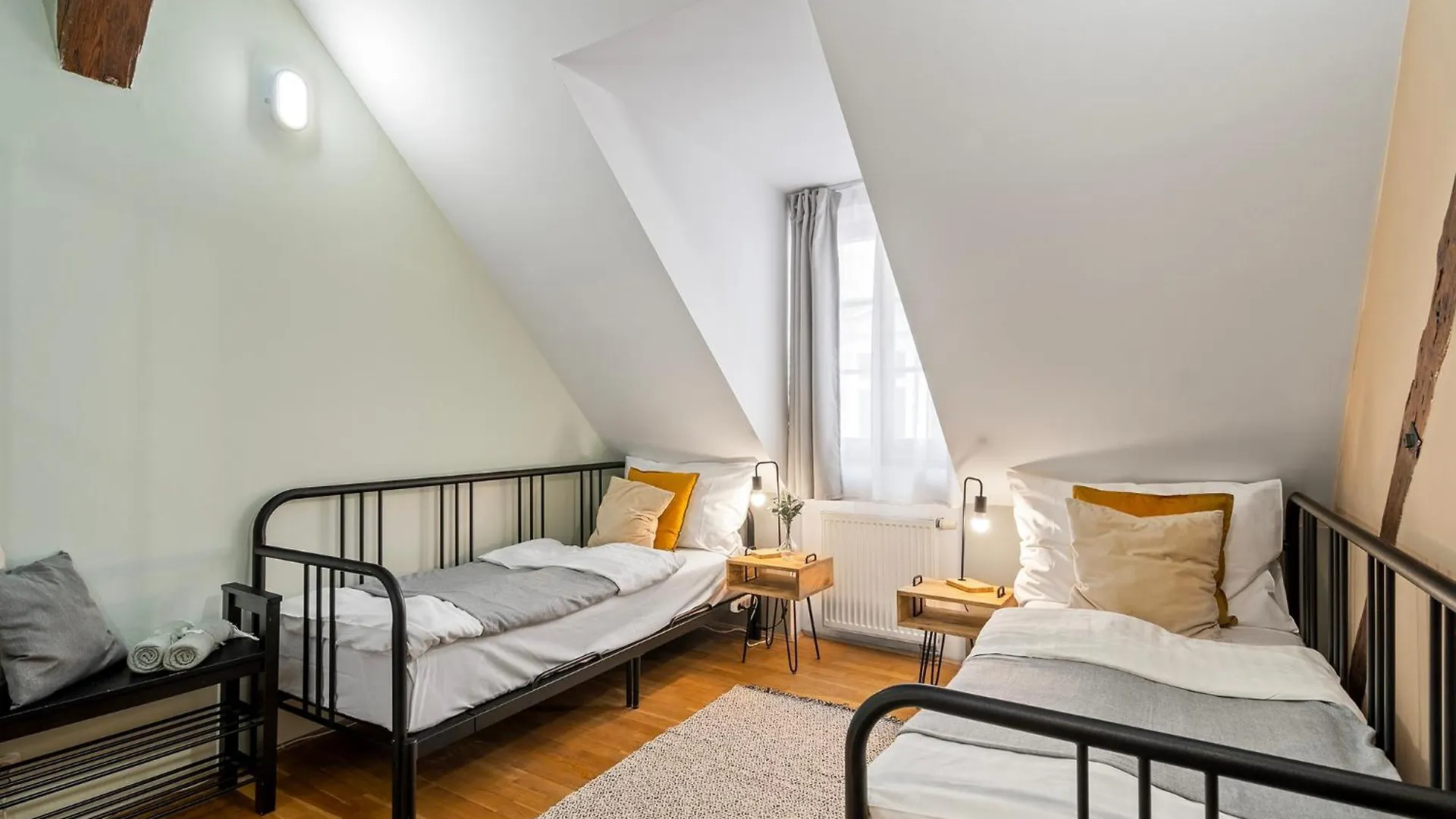 Charles Bridge Historical Apts By Michal&Friends Praga