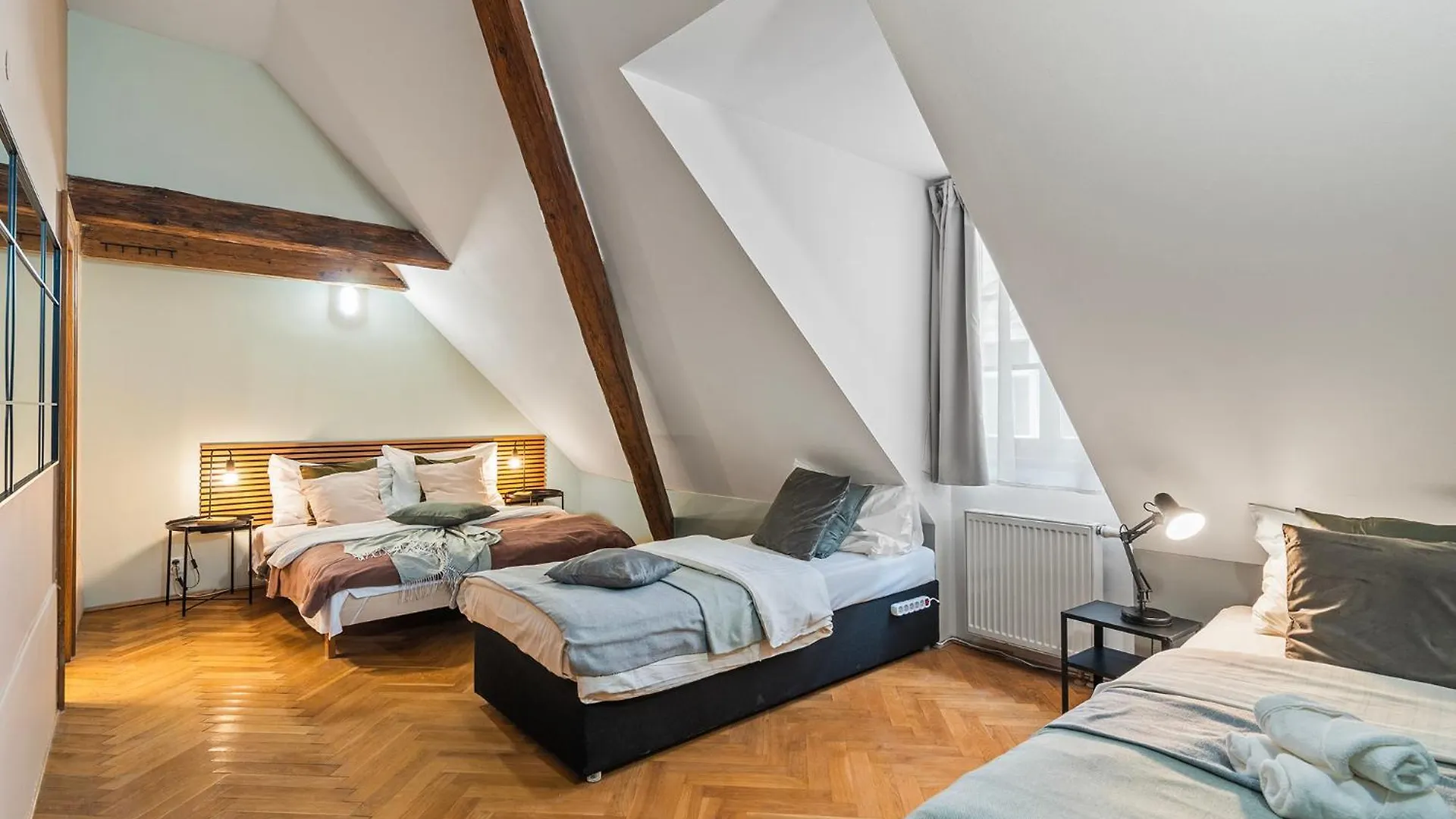 Charles Bridge Historical Apts By Michal&Friends Prag Lejlighed