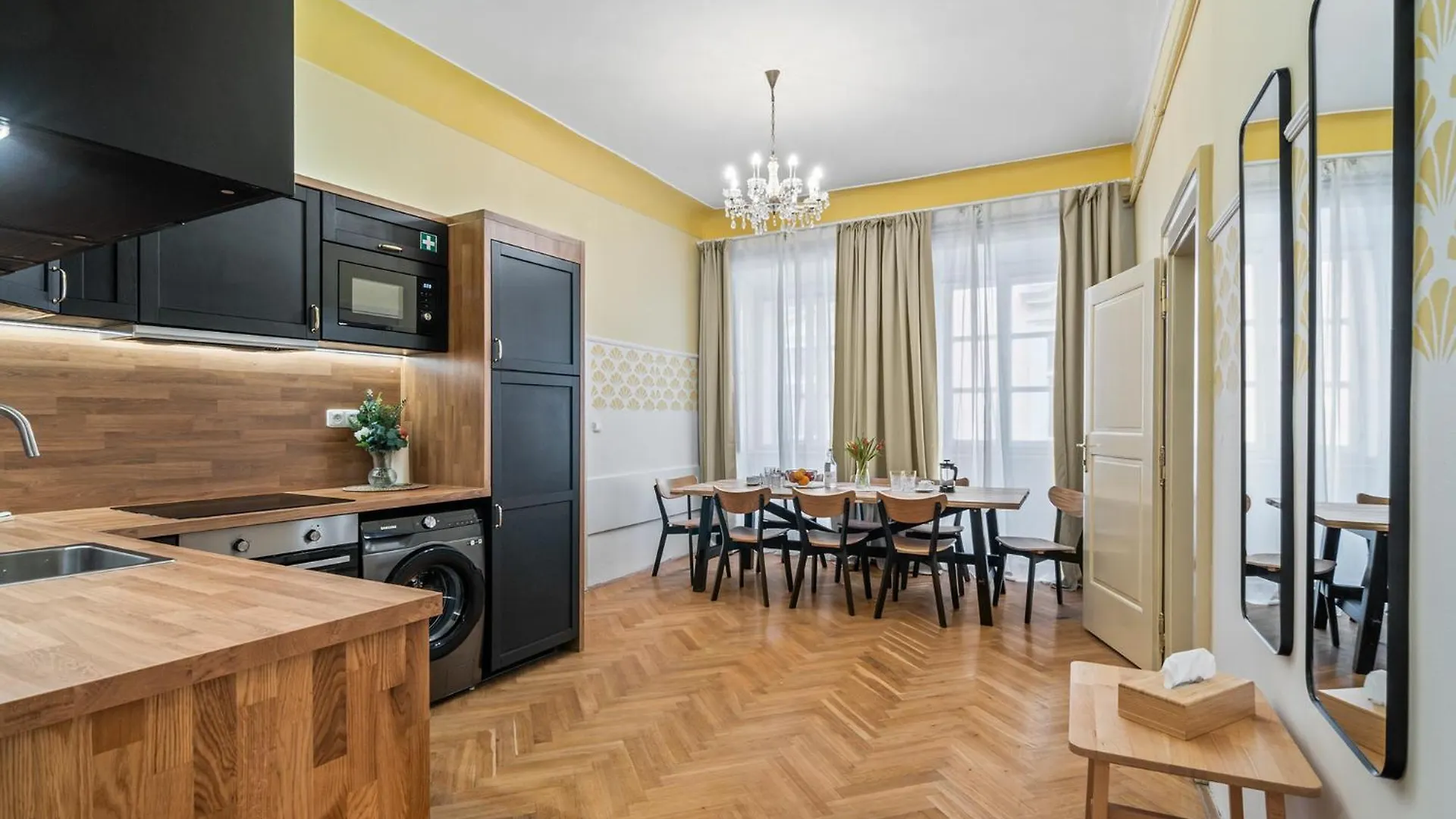 Charles Bridge Historical Apts By Michal&Friends Prag Tjekkiet