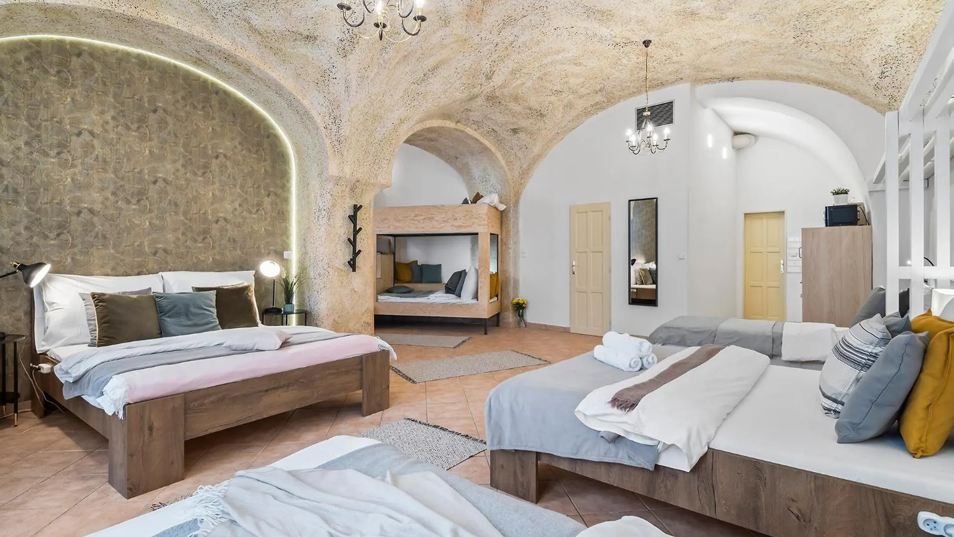 Charles Bridge Historical Apts By Michal&Friends Prag 0*,  Tjekkiet