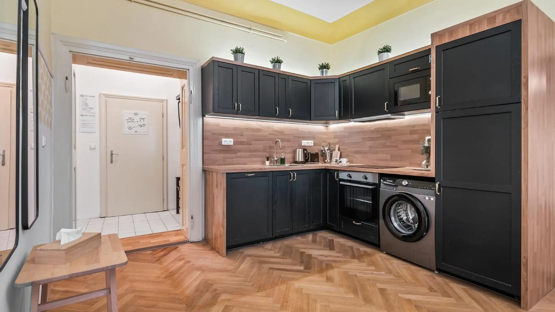 Charles Bridge Historical Apts By Michal&Friends プラハ