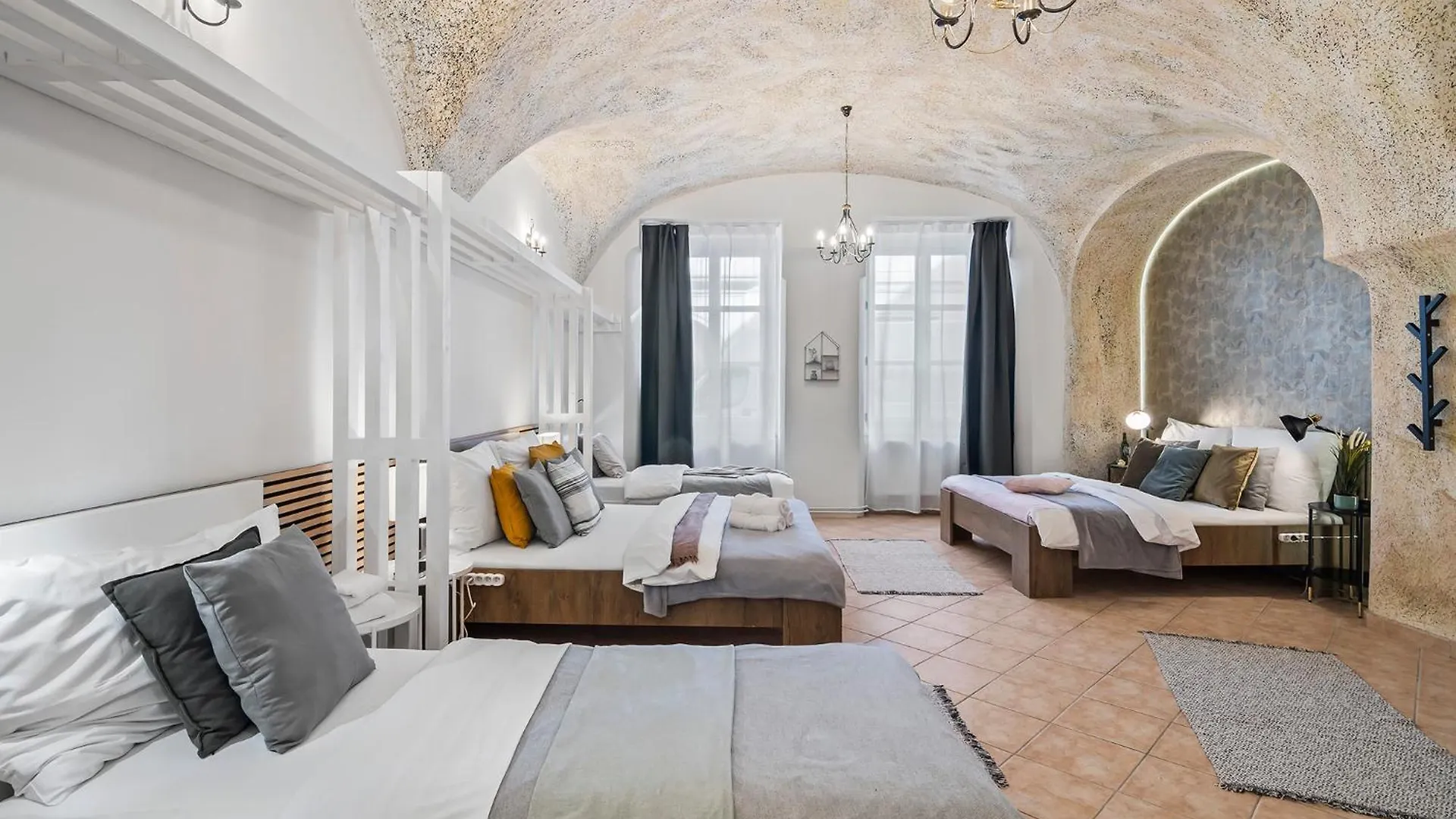 アパート Charles Bridge Historical Apts By Michal&Friends プラハ