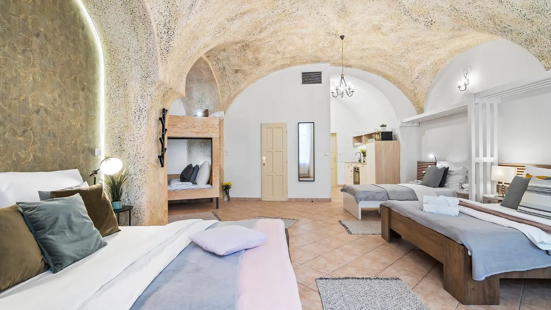 Charles Bridge Historical Apts By Michal&Friends プラハ